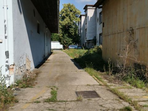 Výrobné objekty v areáli spoločnosti Istrochem.