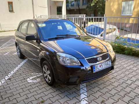 KIA RIO 2011 čierna