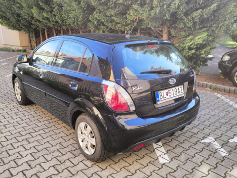 KIA RIO 2011 čierna