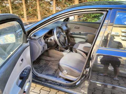 KIA RIO 2011 čierna