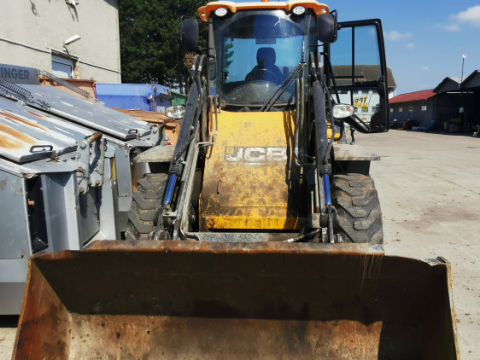 Nakladač zn. JCB