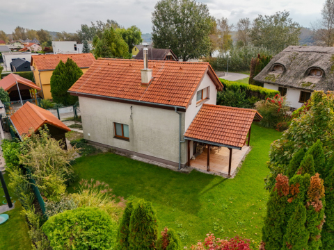 Celoročne obývateľný rekreačný dom pri Vojčianskom jazere (CHKO Dunajské Luhy) 30 min. od Bratislavy