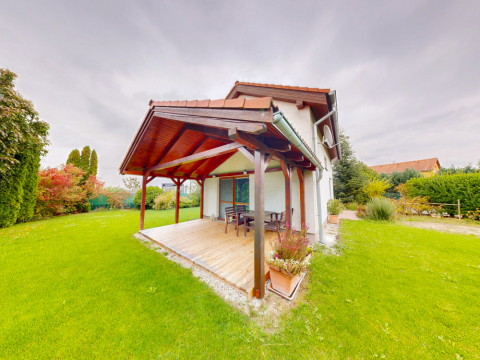 Celoročne obývateľný rekreačný dom pri Vojčianskom jazere (CHKO Dunajské Luhy) 30 min. od Bratislavy