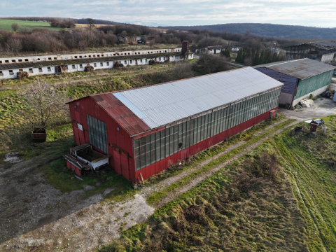 Predaj stavieb v areáli na okraji obce Dubodiel v okrese Trenčín