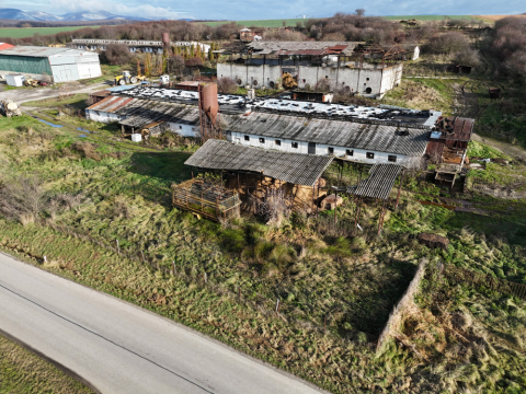 Predaj stavieb v areáli na okraji obce Dubodiel v okrese Trenčín