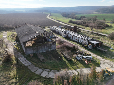 Predaj stavieb v areáli na okraji obce Dubodiel v okrese Trenčín