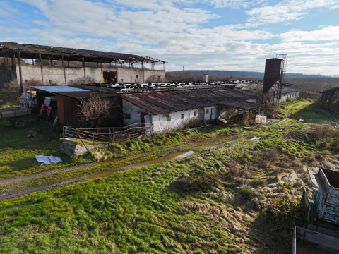 Predaj stavieb v areáli na okraji obce Dubodiel v okrese Trenčín