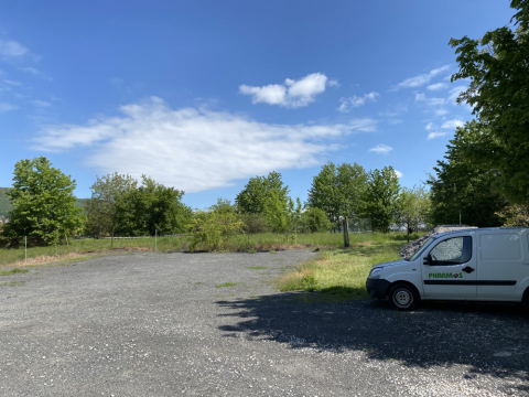 Online aukcia súboru nehnuteľného a hnuteľného majetku