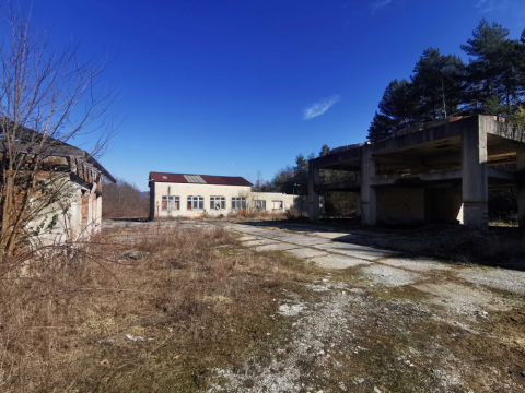 Predaj stavieb v areáli bývalého družstva v obci Ružiná