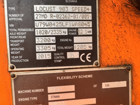 Nakladač LOCUST L 903 - poničené