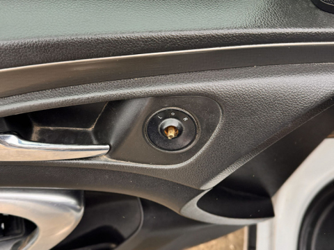 Opel Insignia - nepojazdné